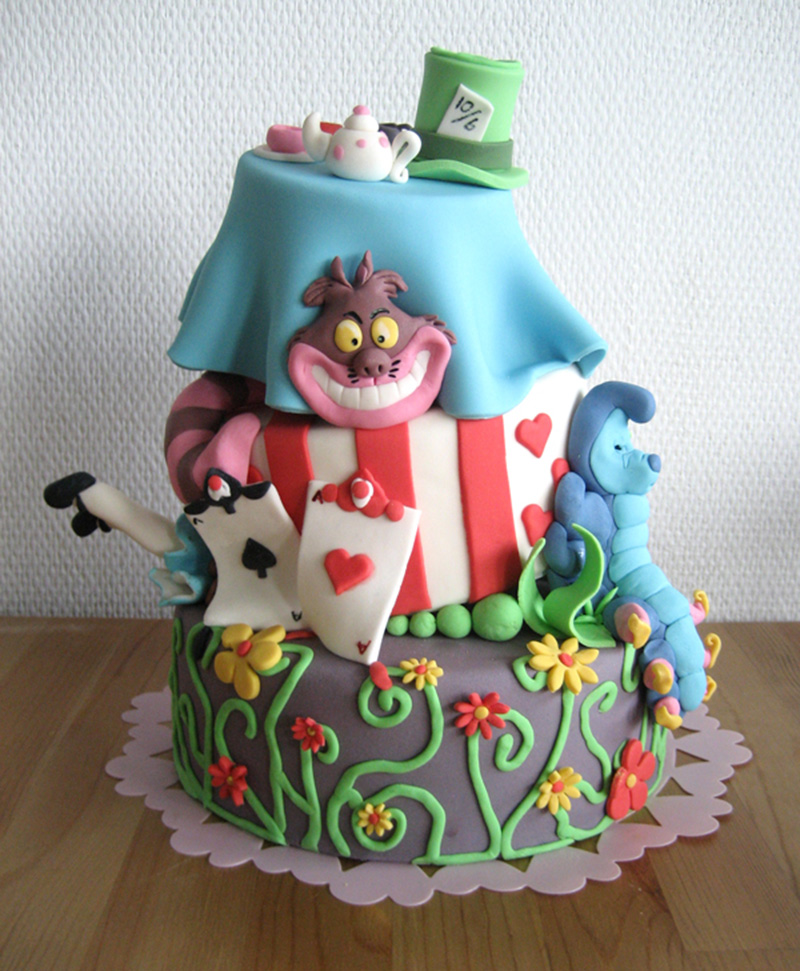Alice in Wonderland Cake by Naera