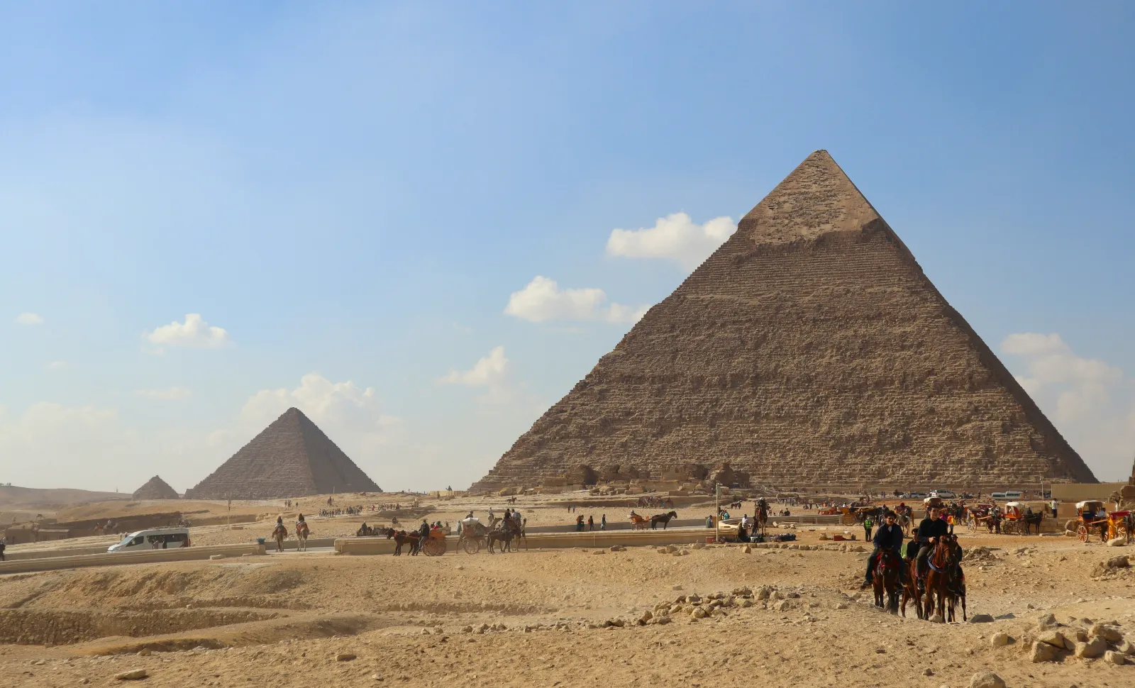 Ultimate Guide to Exploring the Pyramids of Giza