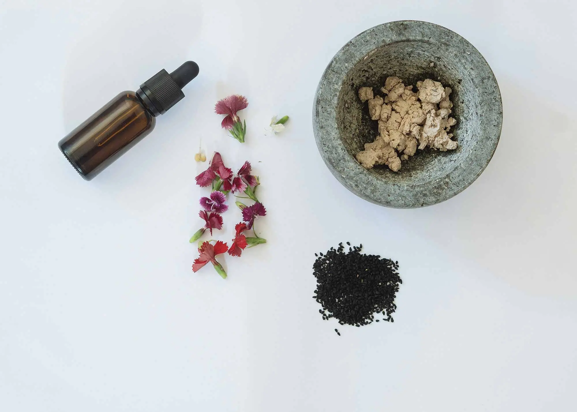 Natural Ingredients That Transform Your Beauty Regimen